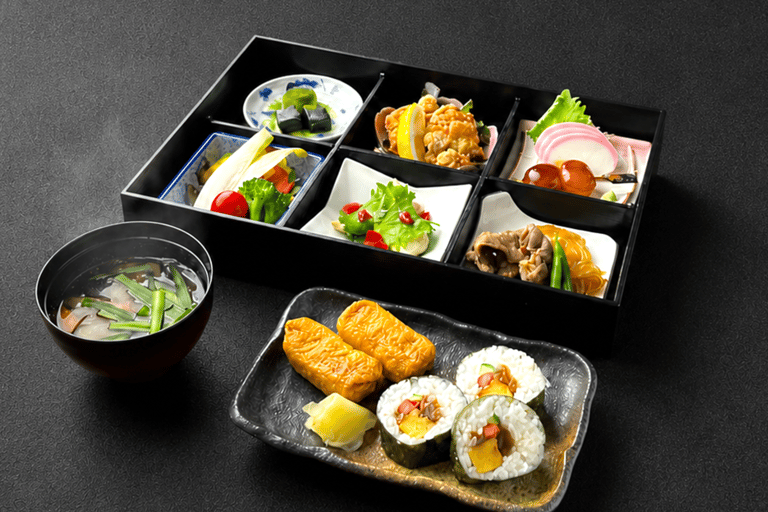 Tokyo: Sumo Entertainment with Japanese Meal at Tokyo Tower Front row VIP seats