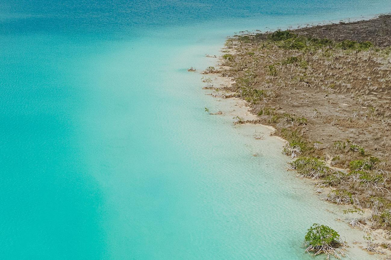 Bacalar at Sunrise: Kayak Adventure with Breakfast & Photos