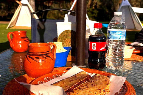 Xochimilco: Sunrise Kayaking, Breakfast and Axolotls Xochimilco: Sunrise Kayaking, Breakfast, and Axolotls