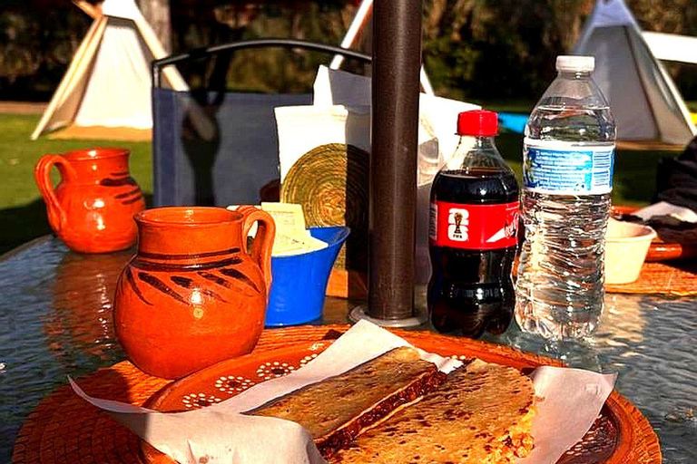 Xochimilco: Sunrise Kayaking, Breakfast and Axolotls Xochimilco: Sunrise Kayaking, Breakfast, and Axolotls
