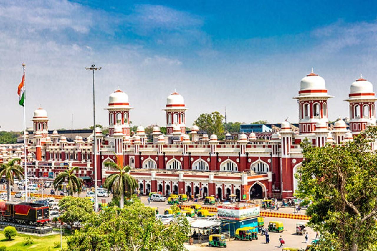 Lucknow: Private Städtetour mit Mittagessen und Hoteltransfer