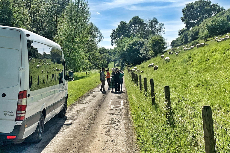 Desde Cambridge: Excursión de un día con guía a Stratford y los Cotswolds