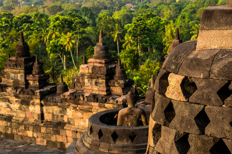 ERSTAUNLICHER BOROBUDUR-BESUCH