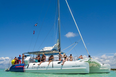 From Bayahíbe: Saona Island Catamaran Cruise with Buffet From Punta Cana: Saona Island Catamaran Cruise with Buffet