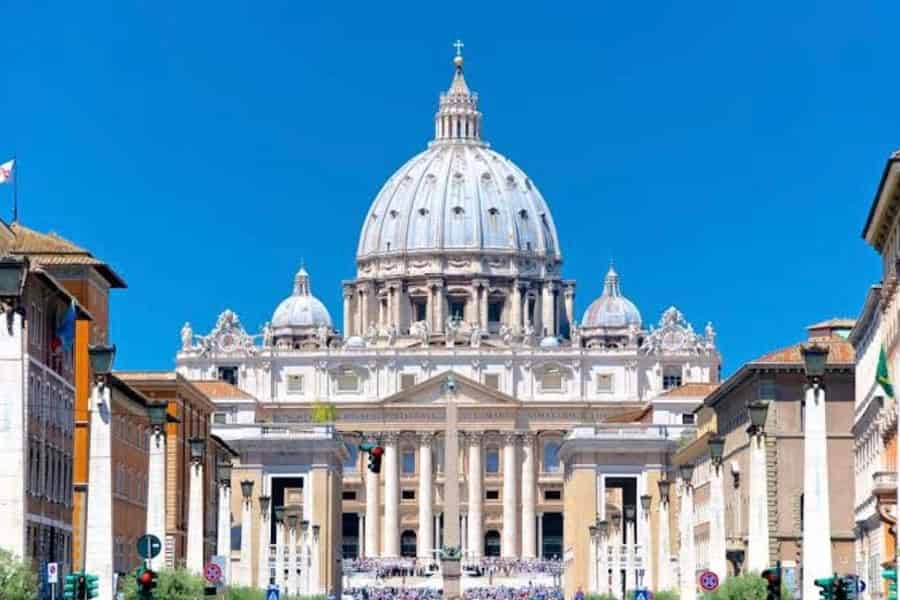 Vatikan: Eintrittskarte für den Aufstieg zur Domkuppel des Petersdoms, selbstgeführte Audiotour. Foto: GetYourGuide Vatikan: Eintrittskarte für den Aufstieg zur Domkuppel des Petersdoms, selbstgeführte Audiotour. Foto: GetYourGuide
