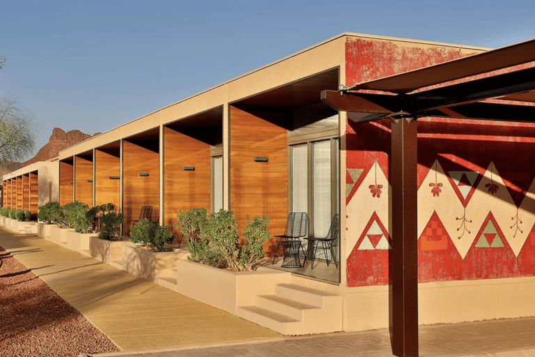 Authentic 2-days AlUla Experience with Hotel & Local Guide