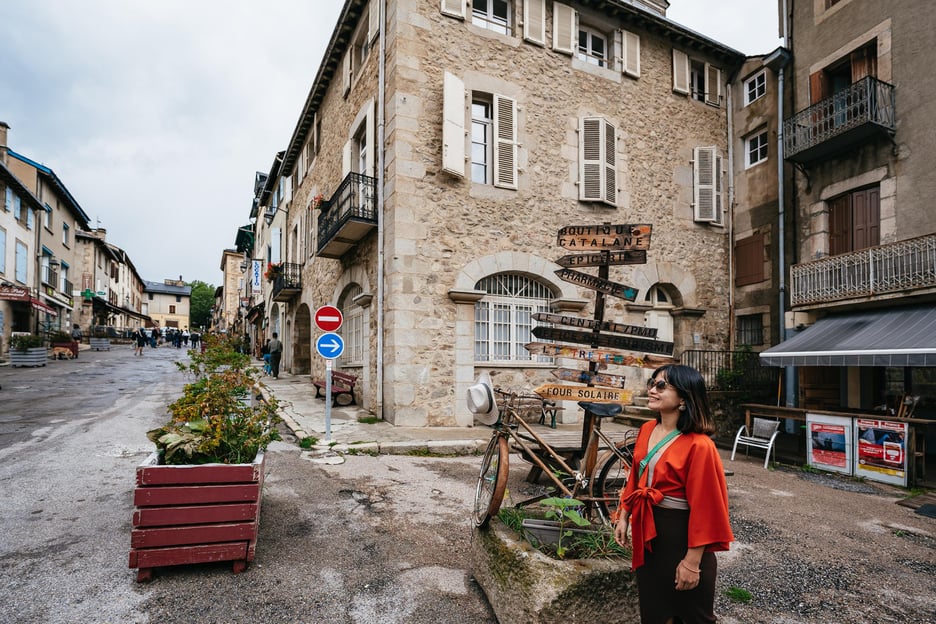 Depuis Barcelone : Excursion guidée d&#039;une journée à Andorre, en France et en Espagne
