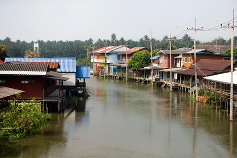 Från BANGKOK: Järnvägsmarknaden och Amphawa flytande marknad