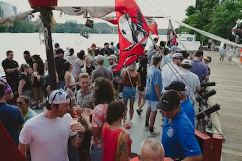 Washington DC: Cruzeiro num navio pirata com bar abertoWashington DC: Cruzeiro em um navio pirata com open bar