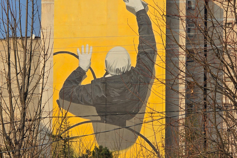 Tbilisi: Soviet District Tour with Local Family Visit