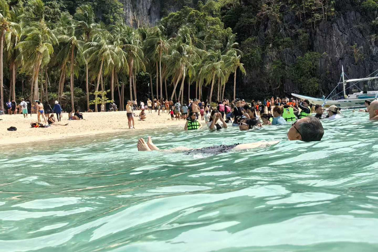 El Nido Tour C: Content Guide & Beach Picnic Shared Cruise