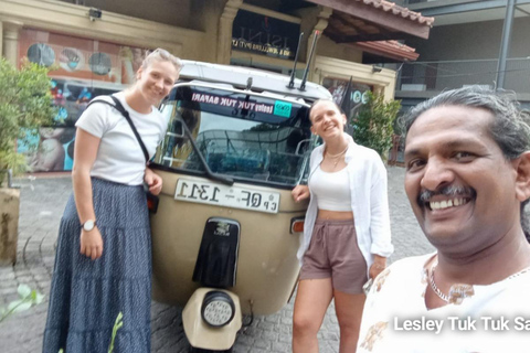 Kandy: Stad verkennen met Lesley per Tuk Tuk