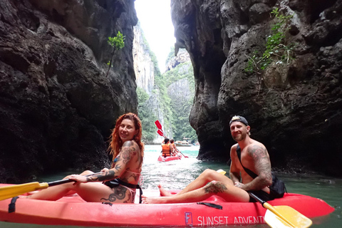 Koh Phi Phi : Pirat båttur med snorkling och kajakpaddling