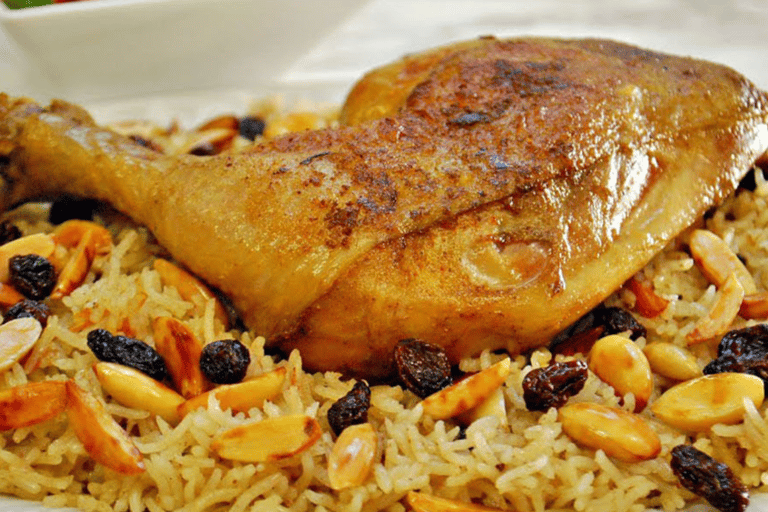 Wadi Rum: Almoço ou Jantar ao Estilo Beduíno com Serviço de BuscaAlmoço beduíno local com chá, café, bebidas geladas e serviço de busca