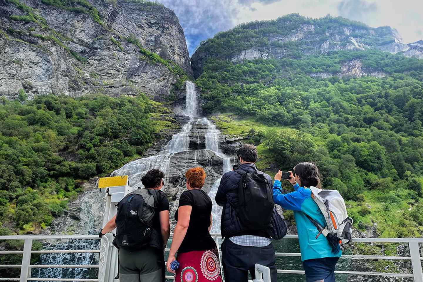 Ålesund-Geiranger-Ålesund Fjord Tour (2 hours in Geiranger)