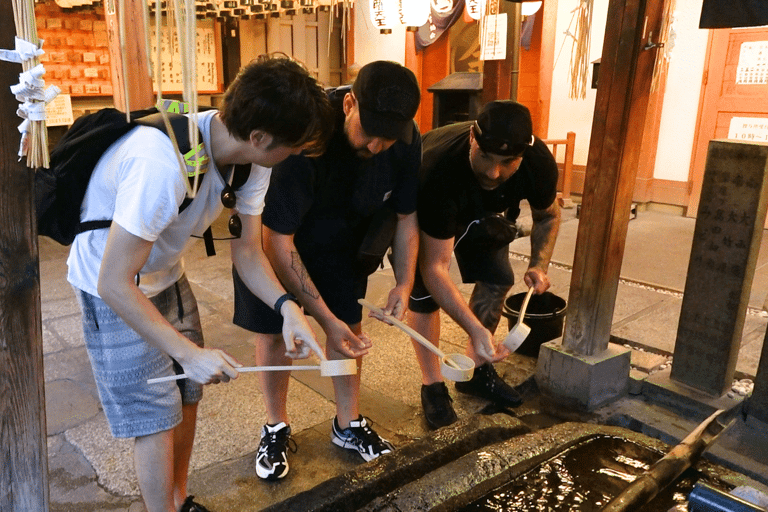 Osaka: Walking Tour with Namba Yasaka Shrine & Dotonbori