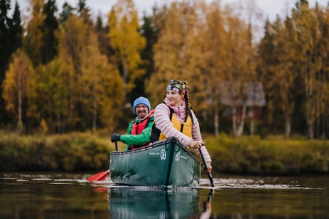 Levi: Friedliches Paddeln auf dem Fluss Ounasjoki
