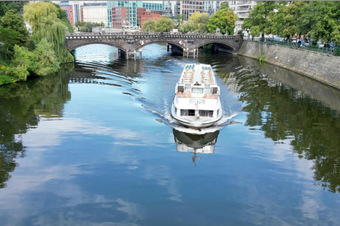 Berlin: Sightseeing Cruise from Berlin Main Station