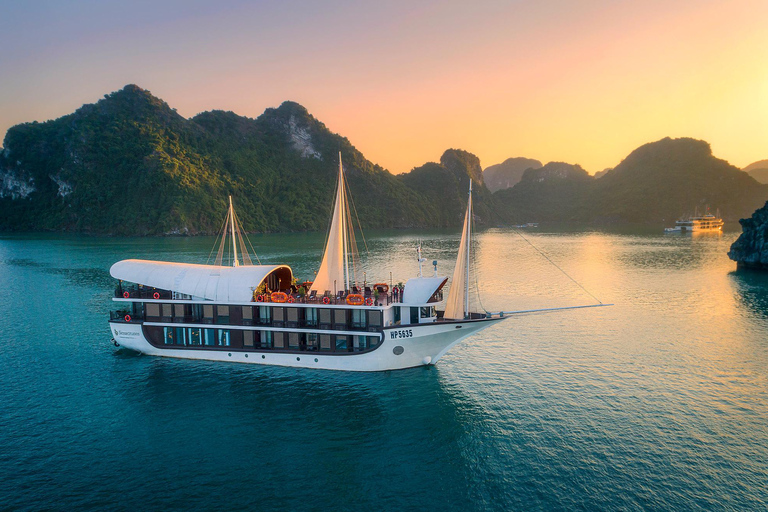 Hanoi: Lan Ha Bay 5-Star Cruise 2 Days 1 Night