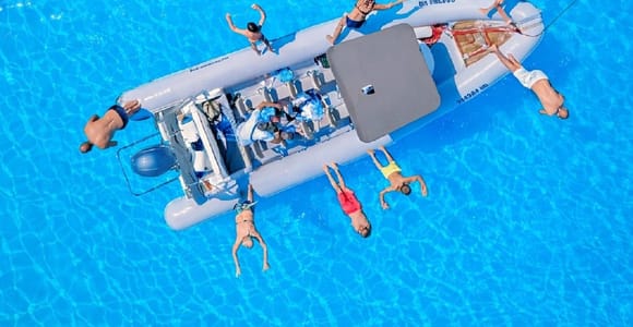 Zadar: RIB-Bootstour zu versteckten Buchten mit Schnorcheln & Drinks