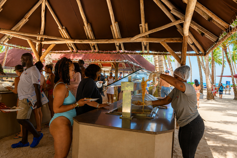 Punta Cana: Saona Island Full-Day Tour with Lunch VIP All Inclusive