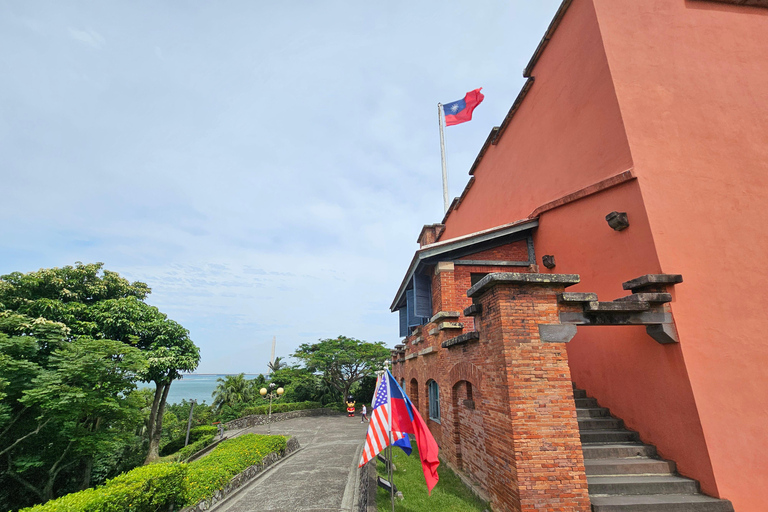 Tamsui: Historic Landmarks and Riverside Morning Tour Small-Group Tour Only