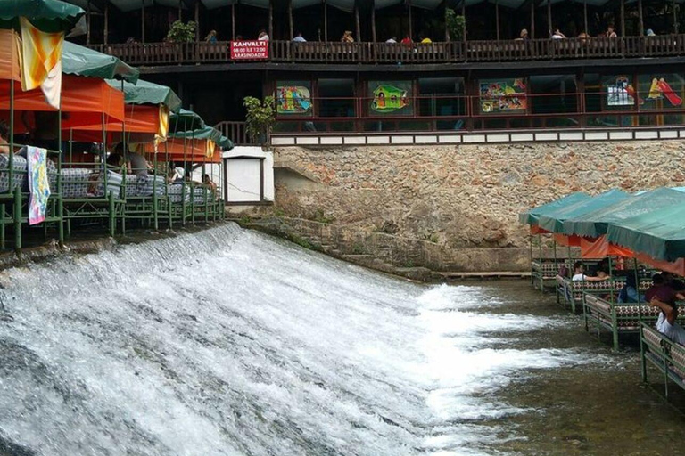 Alanya: Passeio 3 em 1 pelas cachoeiras de Sapadere, Dim Stream e Dim CaveO ingresso para a caverna não está incluído.