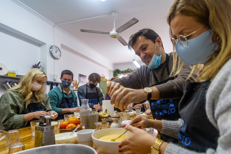 Athènes : Visite du marché alimentaire et cours de cuisine avec vinAthènes : Cours de cuisine de 4 heures avec visite du marché