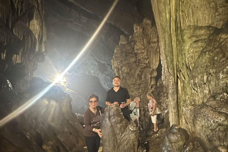 Visite d&#039;une jounée de la pagode des Parfums en groupeVisite d&#039;une jounée de la pagode des Parfums avec téléphérique.