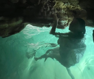 Muscat: Wadi Shab, Romantische Höhle und Sinkhole Ganztägige Tour