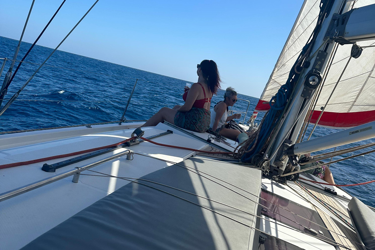 Spektakularna półdniowa żegluga - wyspa Sal, Wyspy Zielonego PrzylądkaPółdniowa wycieczka pod żaglami