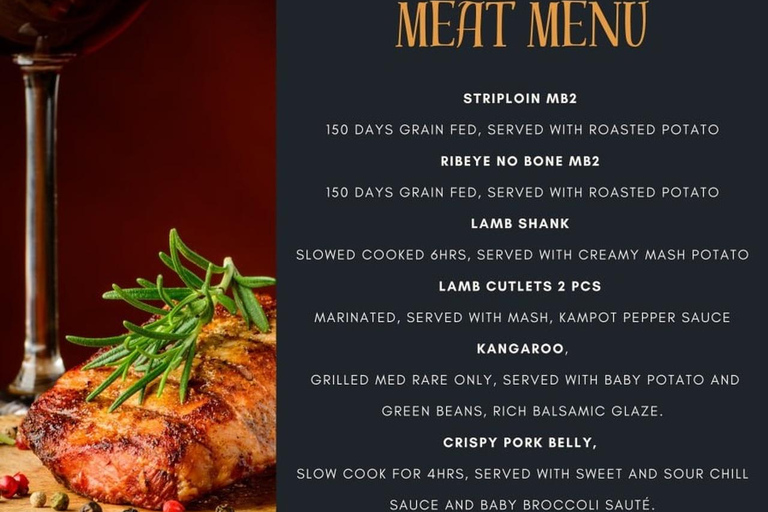 Phnom Penh: Riverview Restaurant Dinner with Live Music