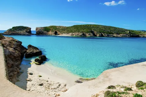 Comino: Mystische Höhlen, Blaue und Kristall-Lagune Bootsfahrt
