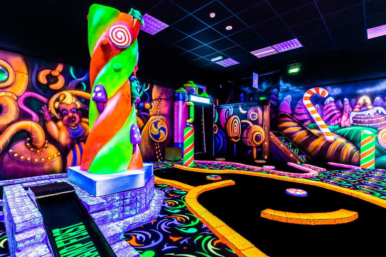 Rotterdam: Glow in the Dark Minigolf