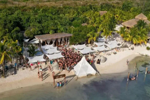 Cancun: Sunsations Catamaran Adults-Only Isla Mujeres