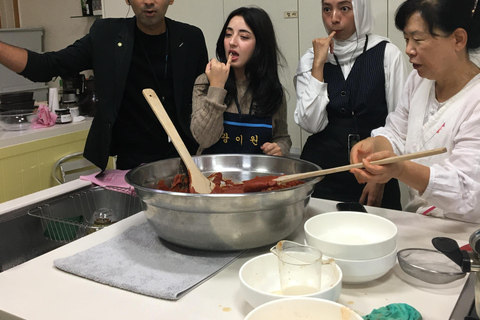 Seul: esperienza coreana &quot;Jang&quot; e viaggio benessere con cenaYangpyeong: esperienze gourmet e benessere in un solo giorno.