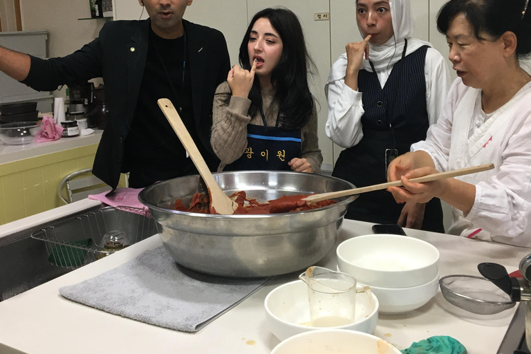 سيول: تجربة &quot;جانغ&quot; الكورية ورحلة صحية مع عشاءيانغبيونغ: تجارب الذواقة والعافية في يوم واحد.