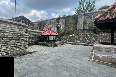 Yogyakarta: o Reino Mataram permanece com o artesanato em prataYogyakarta: Vestígios do Reino Mataram com exposição de prata