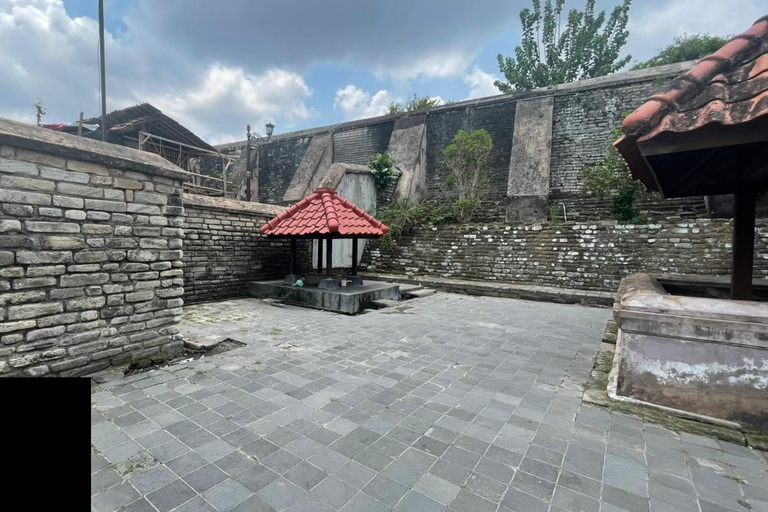 Yogyakarta: o Reino Mataram permanece com o artesanato em prataYogyakarta: Vestígios do Reino Mataram com exposição de prata