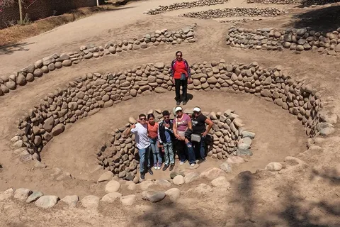 Excursión Arqueológica a los Yacimientos de Nazca - Desde Ica o Huacachina