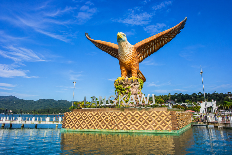 Langkawi: Private City Highlights & Underwater World Tour