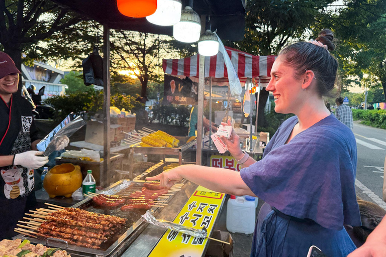 Han's River Picnic in Center of Seoul