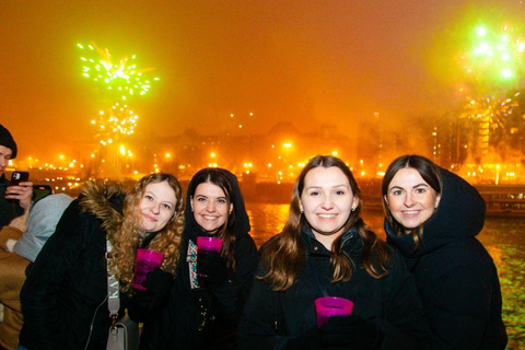 Budapest: New Year Boat Party Cruises with Unlimited DrinksSip &amp; Sail New Year&#039;s Day Premium Package