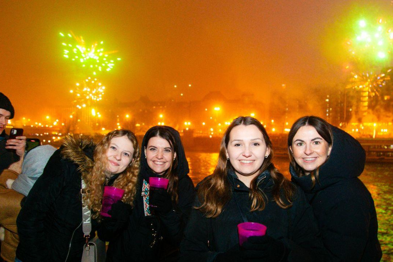 Budapest: New Year Boat Party Cruises with Unlimited DrinksSip &amp; Sail New Year&#039;s Day Premium Package