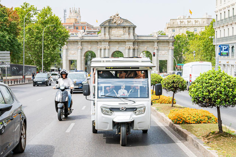 Madrid: Historische Tour im elektrischen TukTuk mit Audioguide und Geolokalisierung.