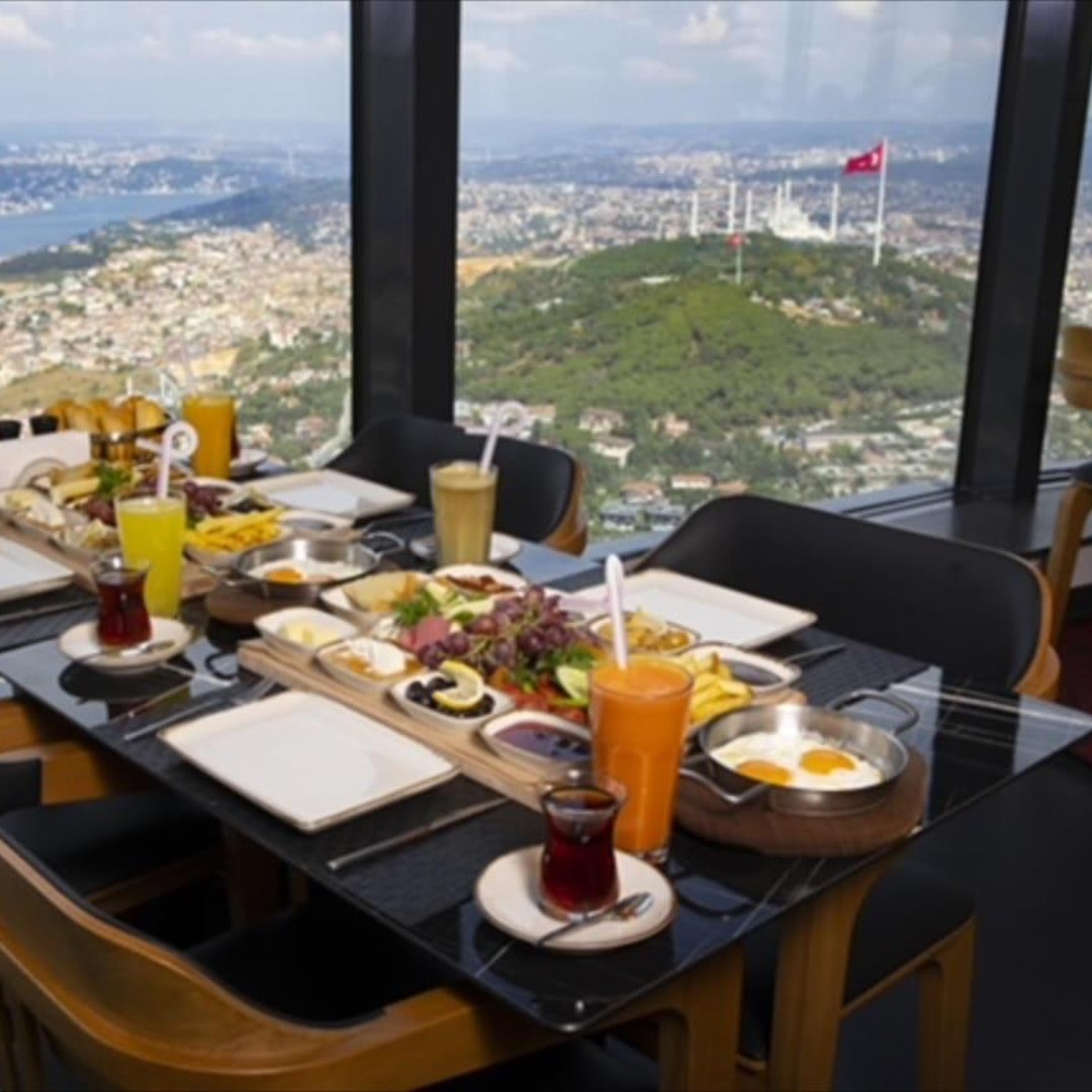 イスタンブール : トルコ ZIPANG-5 TOKIO 2020古今折衷「輝ける古の栄光は無限の未来図を