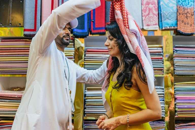 Dubai: Discover Dubai's Creek and Souks with Street Food Group Tour in French from Meeting Point