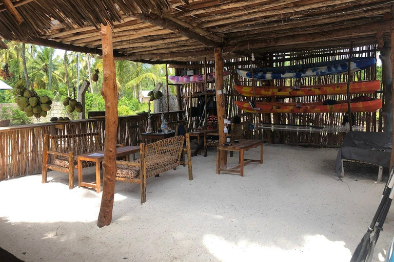 KajakmangroveturKajakpaddling i mangroveträsket