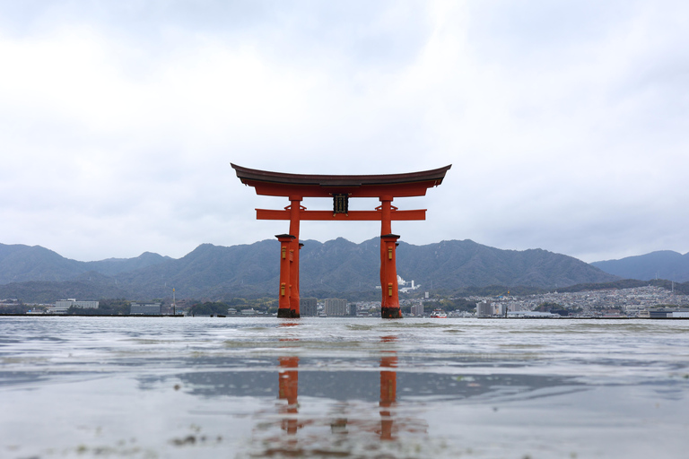 Prywatna wycieczka do Hiroszimy, Miyajimy i Kopuły Bomby AtomowejHiroszima Miyajima i kopuła bomby - prywatna wycieczka