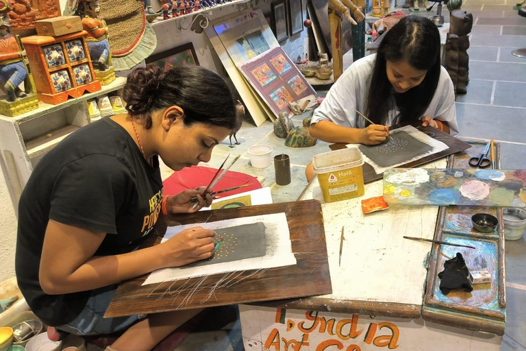 Udaipur: Lakeview Painting Workshop with Refreshments